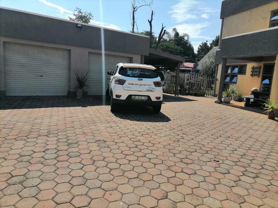 3 Bedroom Property for Sale in Geelhoutpark North West